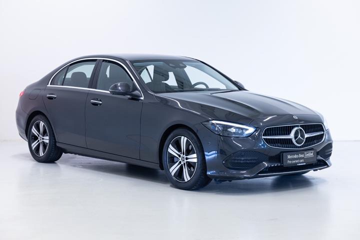 Grå Mercedes C200 fra 2022