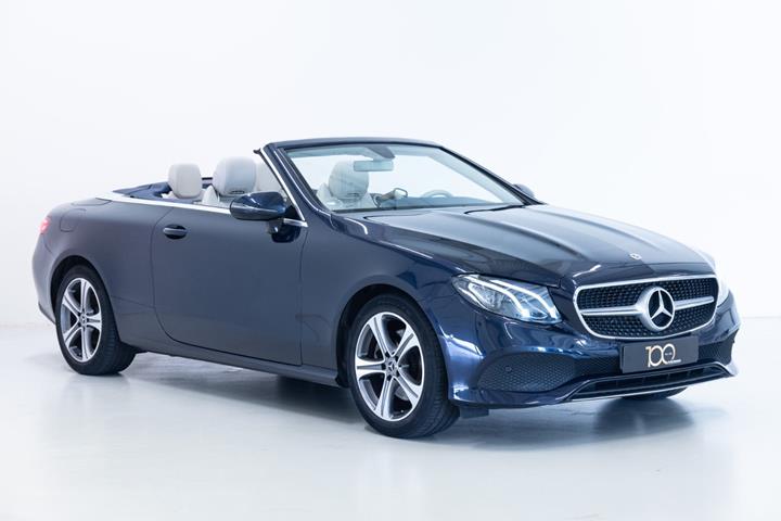 Blå Mercedes E200 fra 2018