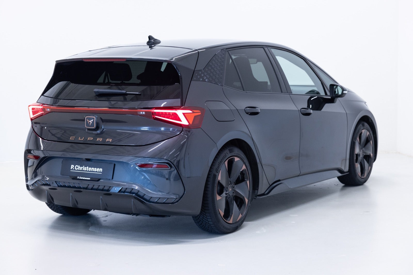 Grå Cupra Born fra 2024