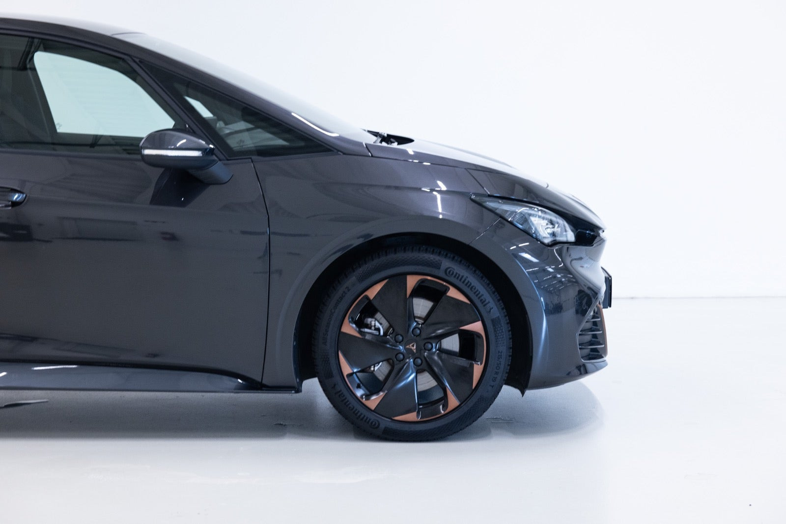 Grå Cupra Born fra 2024