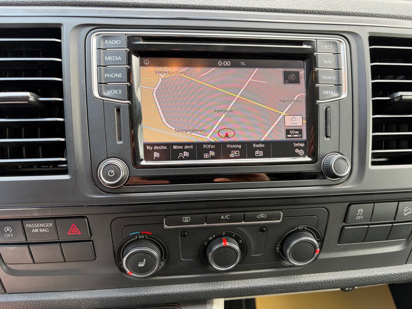 Grå VW Transporter fra 2017