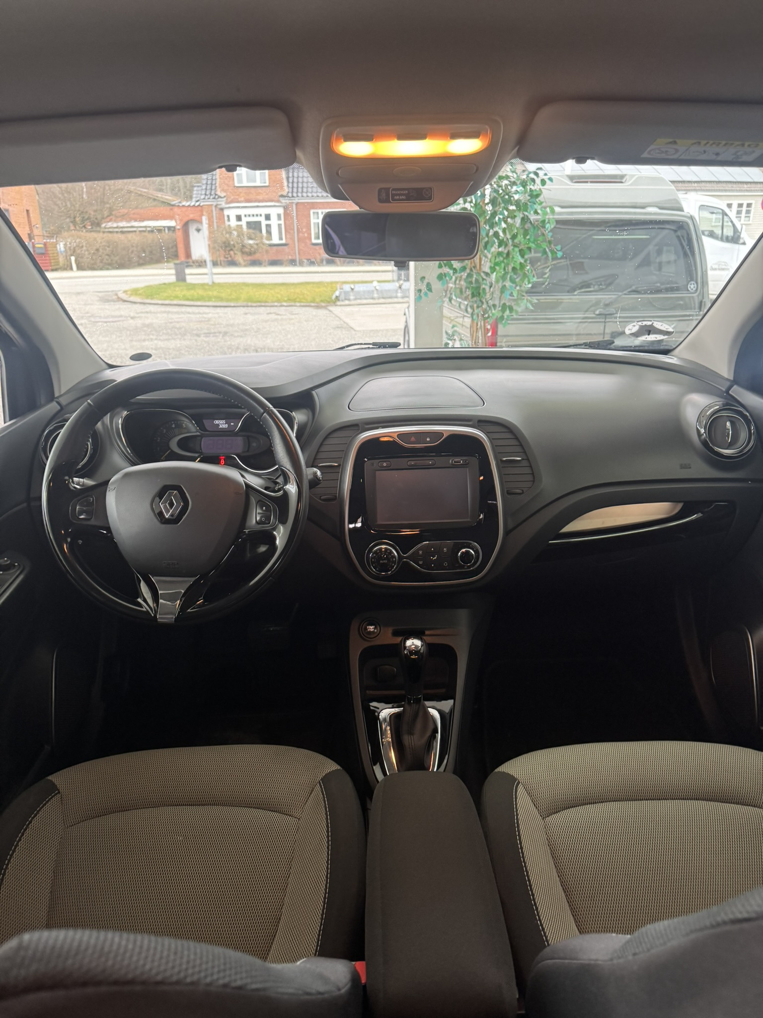 Sort Renault Captur fra 2015