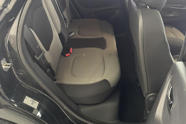 Sort Renault Captur fra 2015