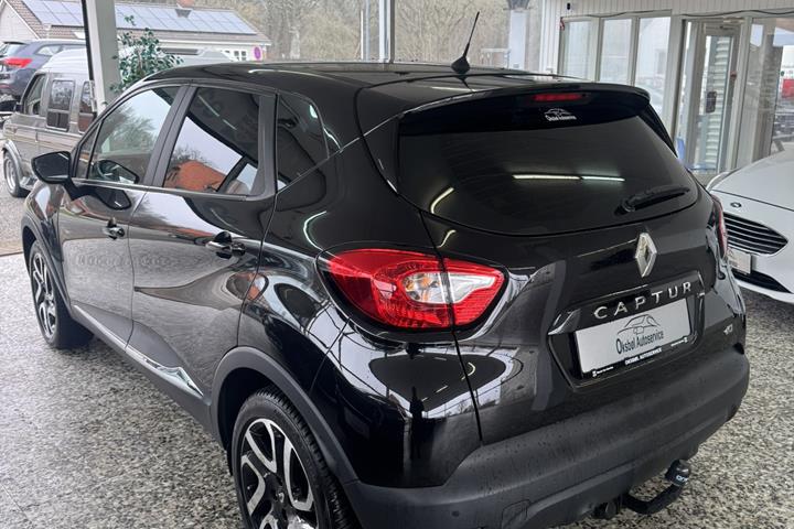 Sort Renault Captur fra 2015