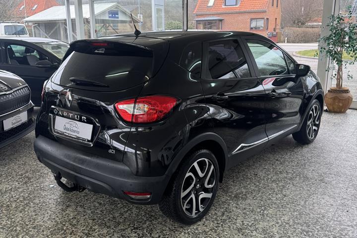 Sort Renault Captur fra 2015