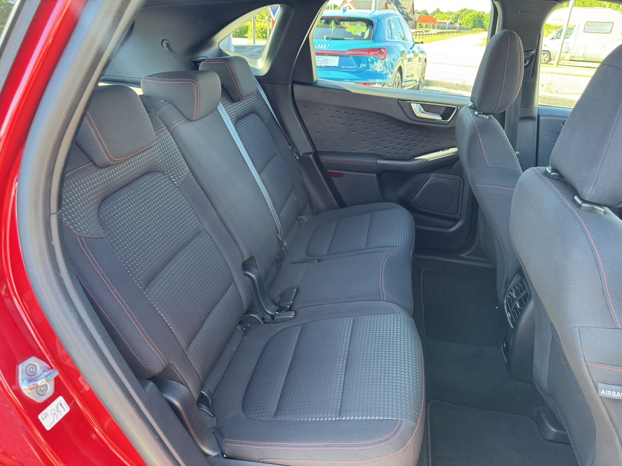 Rød Ford Kuga fra 2020