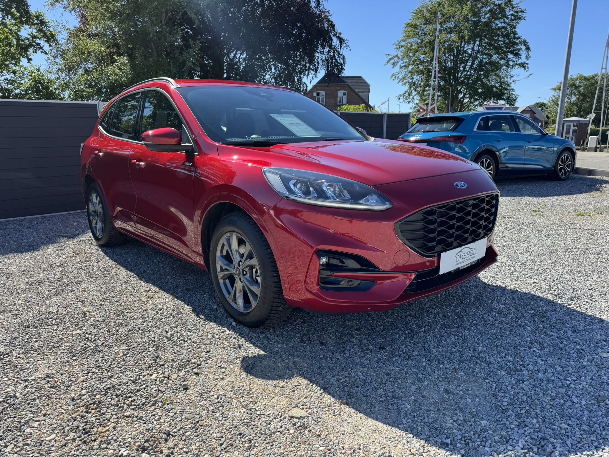 Rød Ford Kuga fra 2020