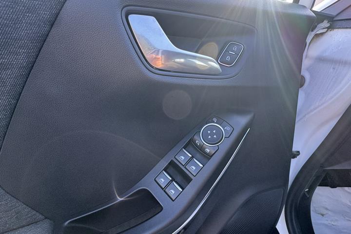 Hvid Ford Puma fra 2021