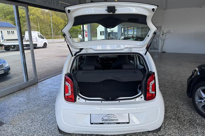 Hvid VW UP! fra 2015