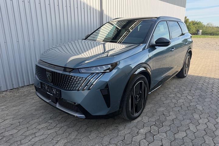 Blå Peugeot e-5008 fra 2025