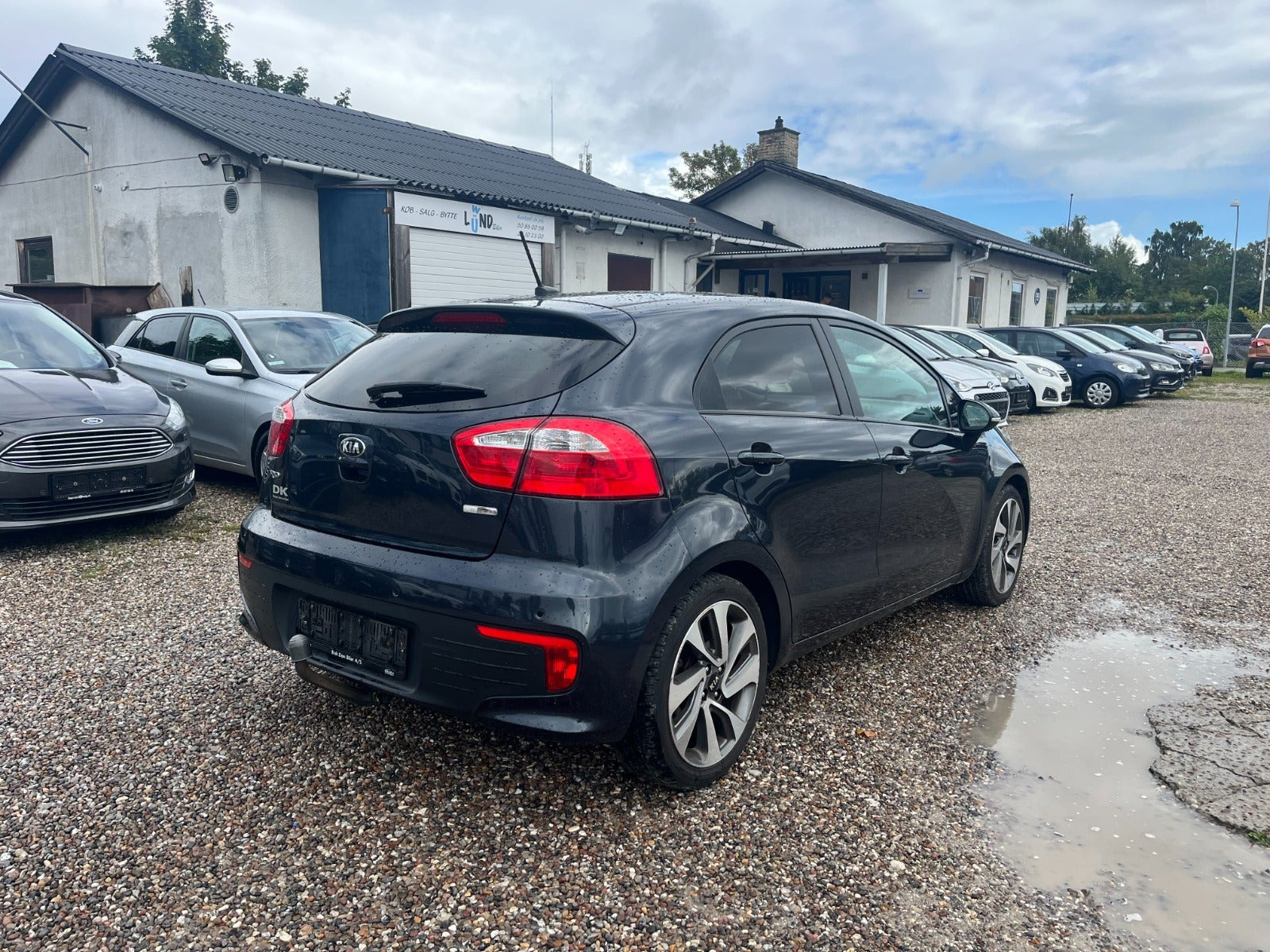 Grå Kia Rio fra 2016