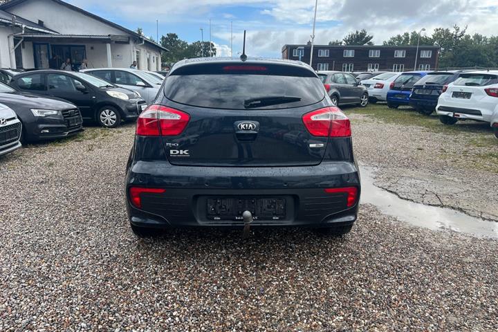 Grå Kia Rio fra 2016