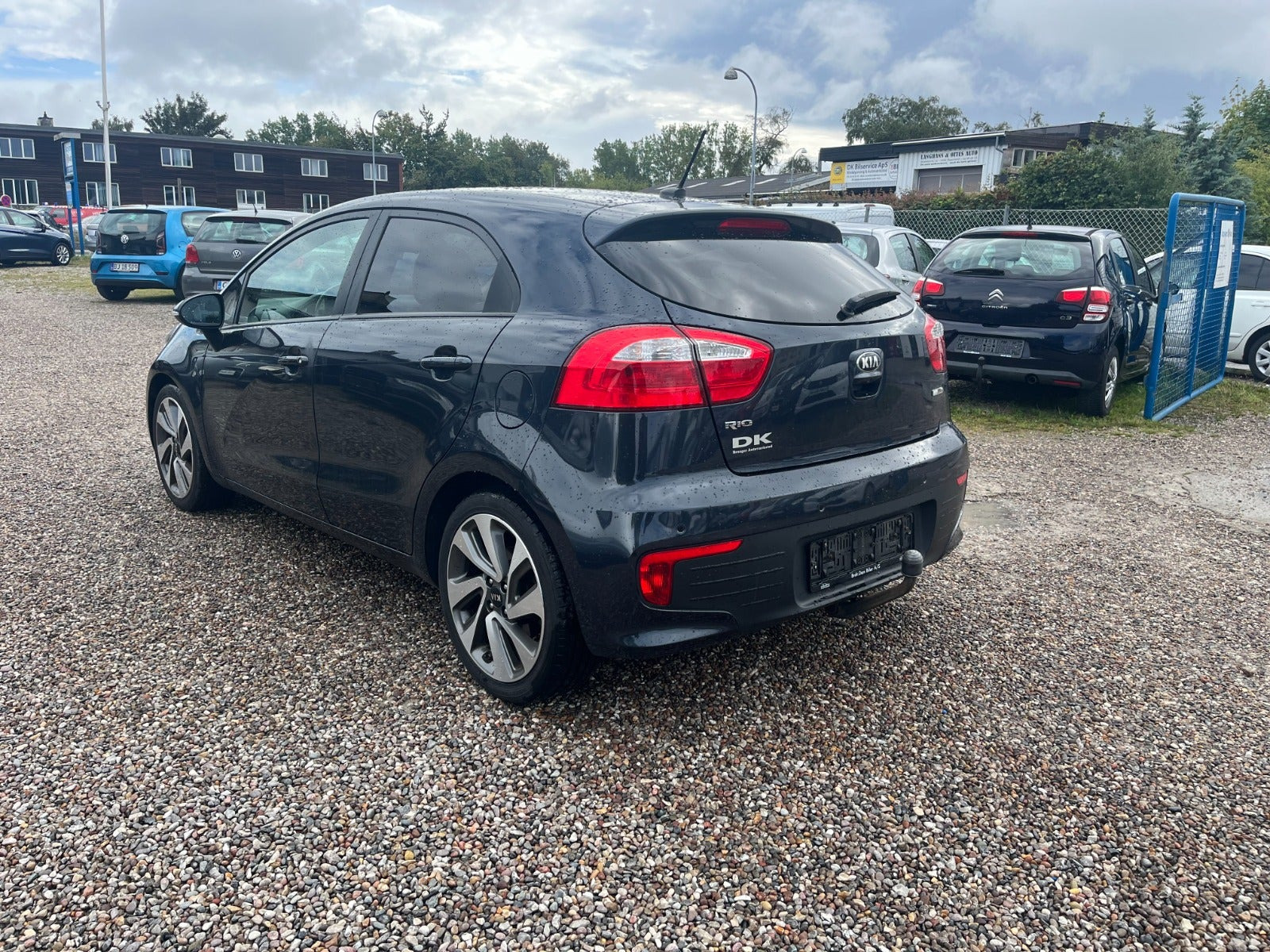 Grå Kia Rio fra 2016