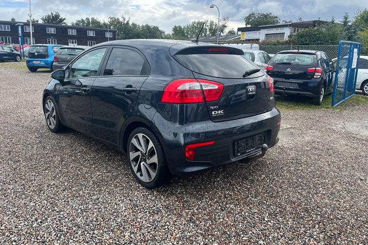 Grå Kia Rio fra 2016