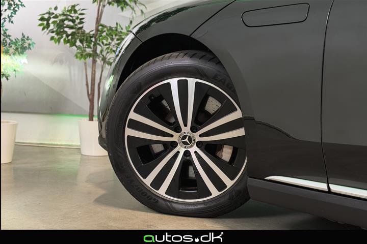 Hvid Mercedes EQE350+ fra 2022