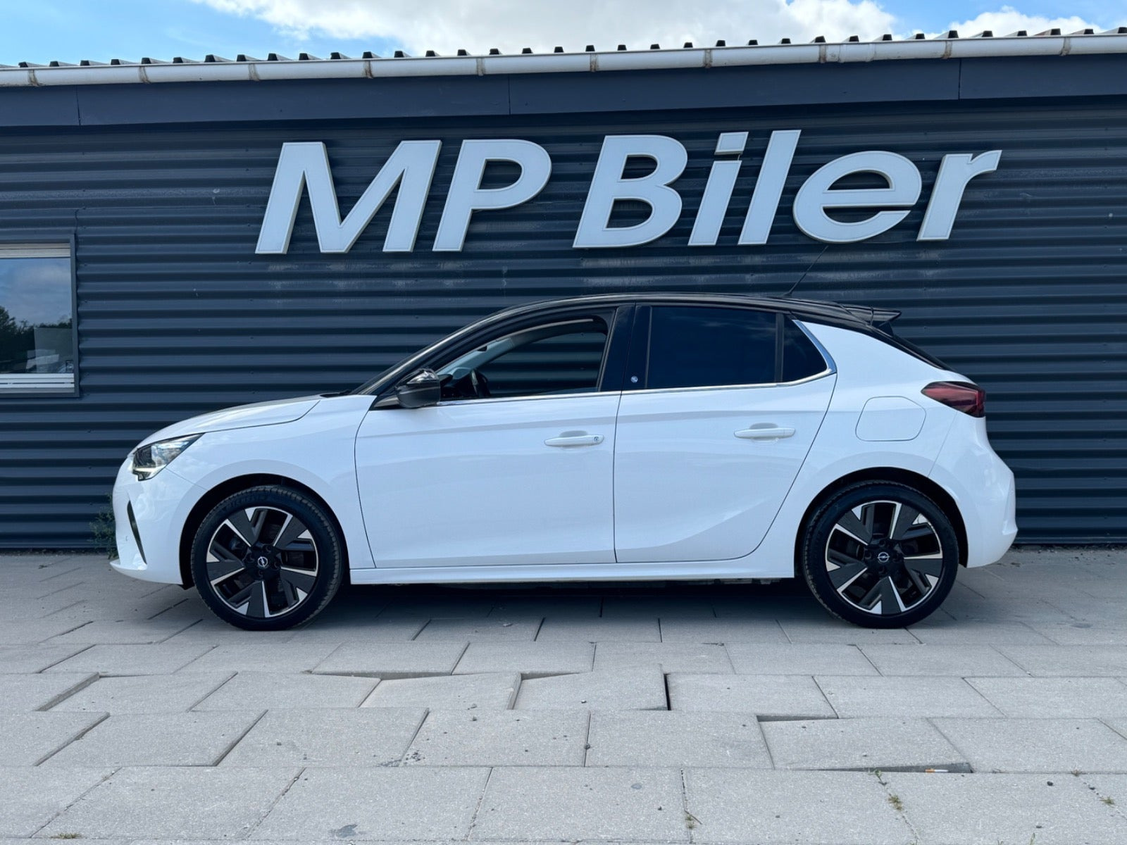 Hvid Opel Corsa-e fra 2021