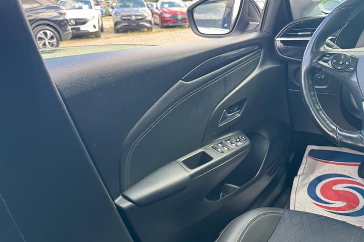Hvid Opel Corsa-e fra 2021
