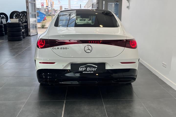 Hvid Mercedes CLA250+ fra 2025