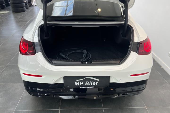 Hvid Mercedes CLA250+ fra 2025