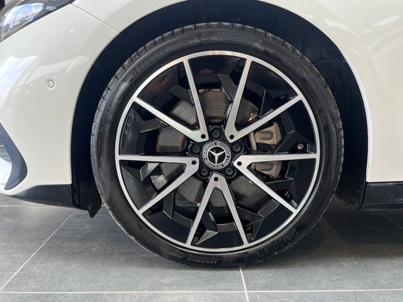 Hvid Mercedes CLA250+ fra 2025