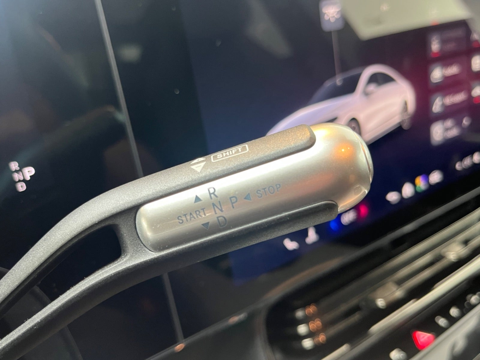 Hvid Mercedes CLA250+ fra 2025