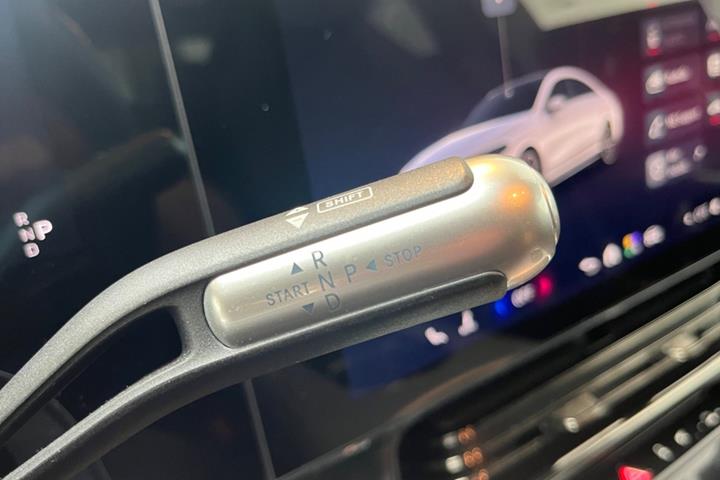 Hvid Mercedes CLA250+ fra 2025