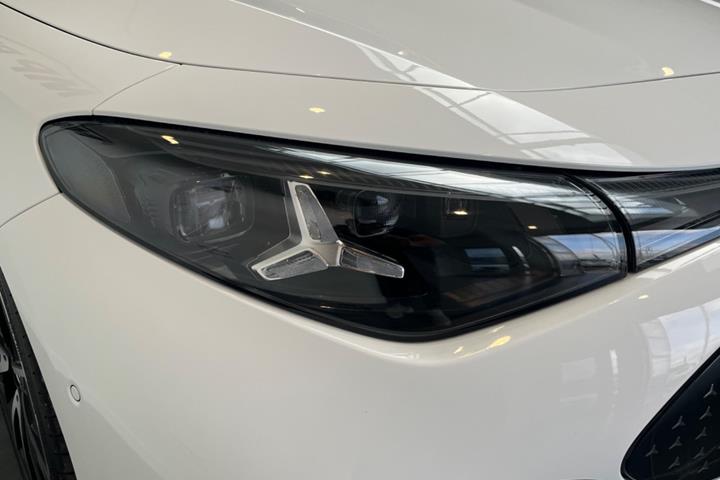 Hvid Mercedes CLA250+ fra 2025