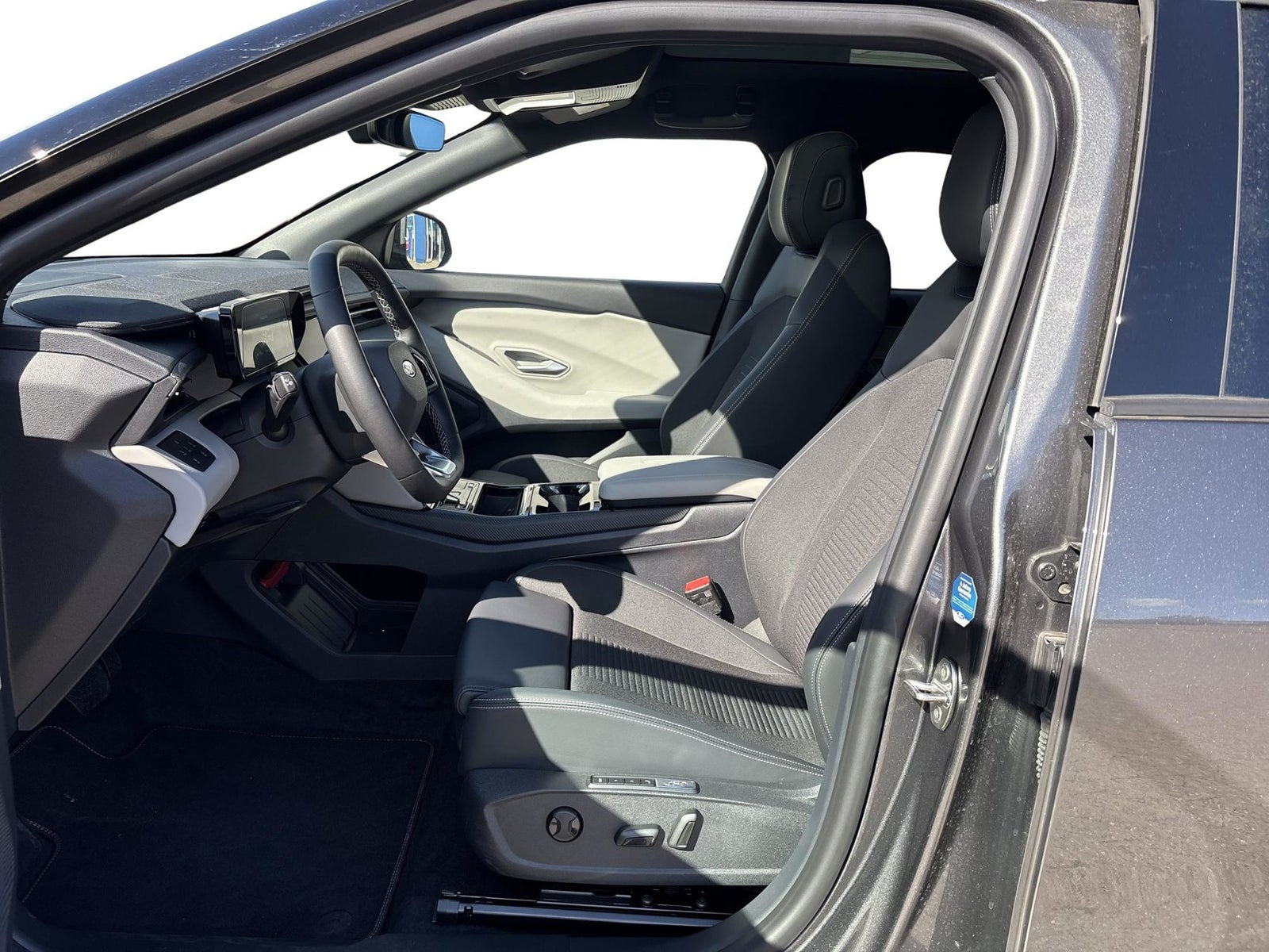 Grå Ford Explorer fra 2024