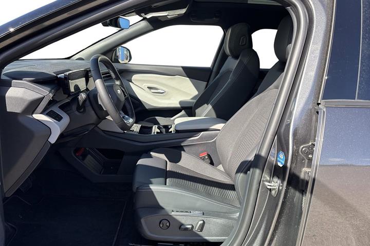 Grå Ford Explorer fra 2024