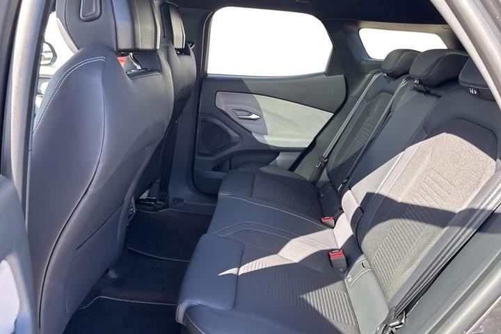Grå Ford Explorer fra 2024