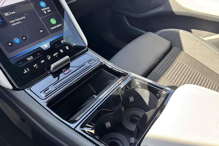 Grå Ford Explorer fra 2024