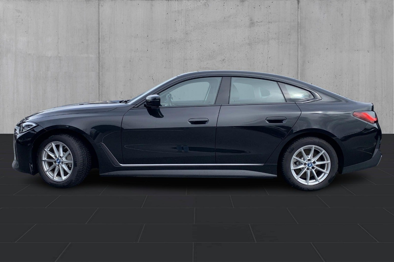 Sort BMW i4 fra 2024