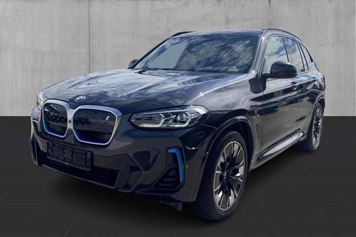 Grå BMW iX3 fra 2023