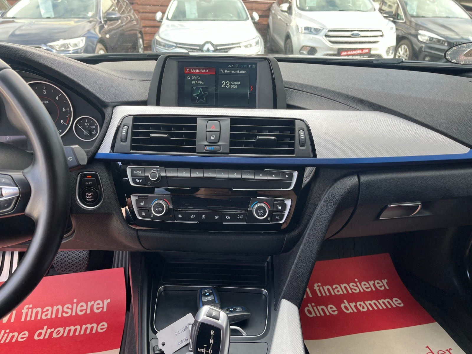 Grå BMW 320d fra 2019