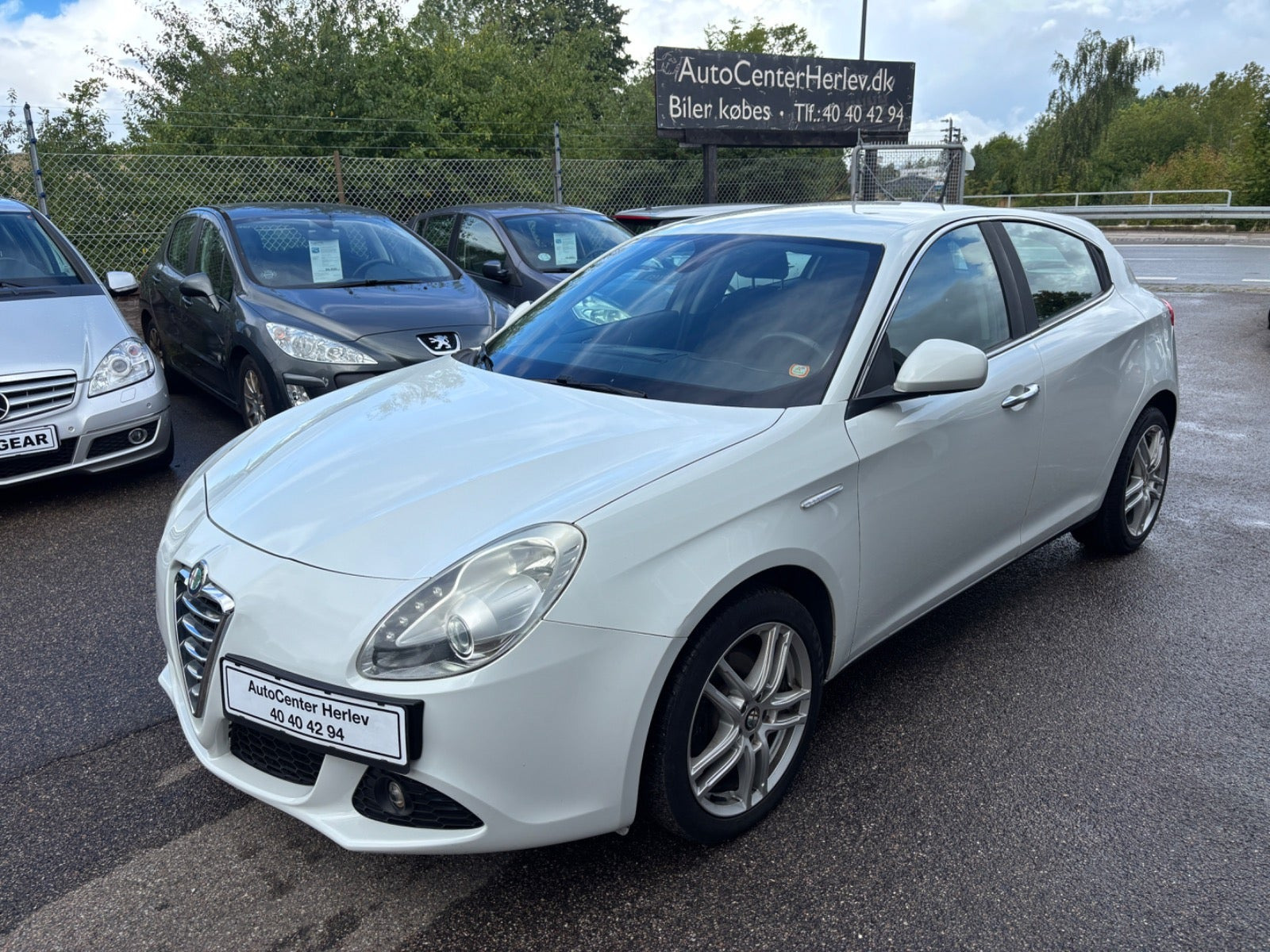 Hvid Alfa Romeo Giulietta fra 2011