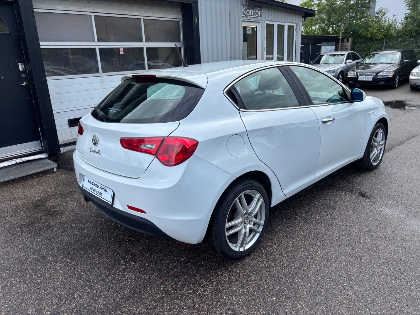 Hvid Alfa Romeo Giulietta fra 2011