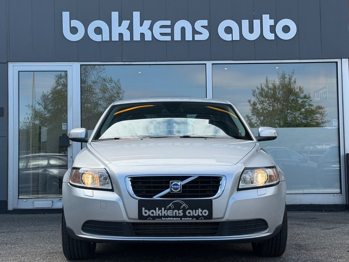 Sølv Volvo S40 fra 2008
