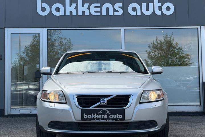 Sølv Volvo S40 fra 2008