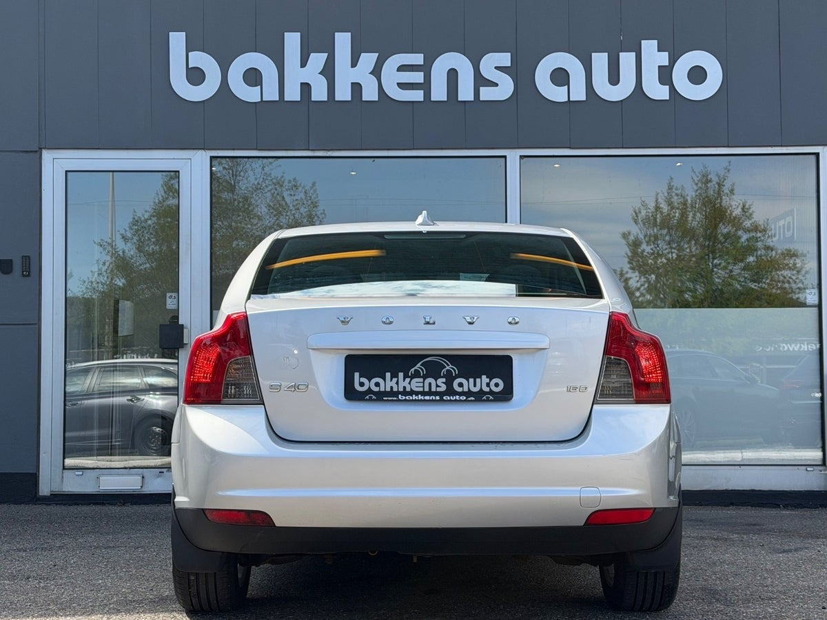 Sølv Volvo S40 fra 2008