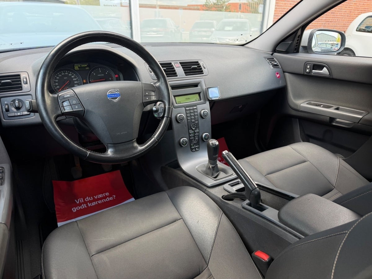 Sølv Volvo S40 fra 2008