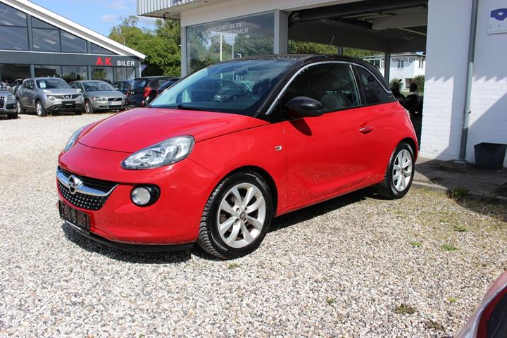 Rød Opel Adam fra 2013