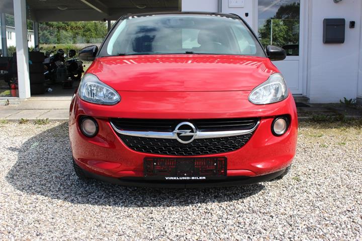 Rød Opel Adam fra 2013