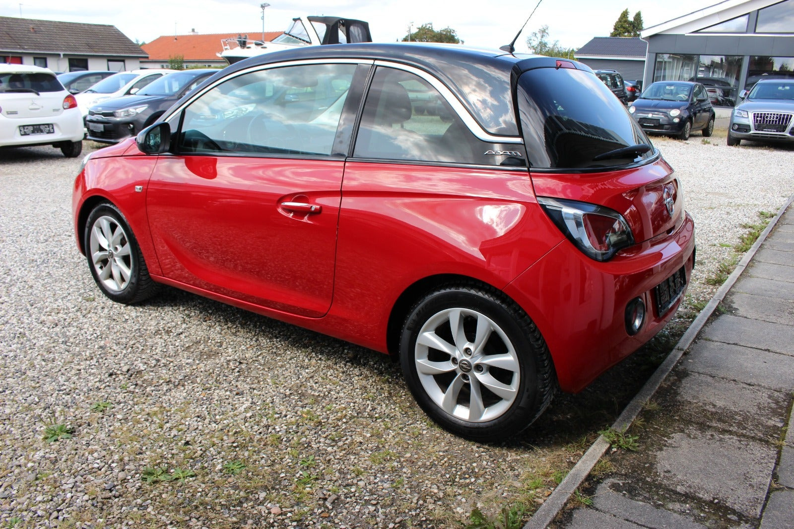 Rød Opel Adam fra 2013