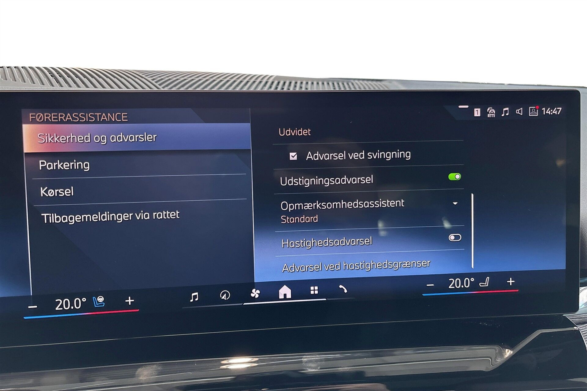 Grå BMW i5 fra 2025