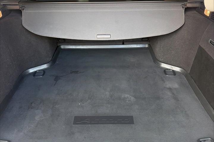 Blå Honda Accord fra 2012