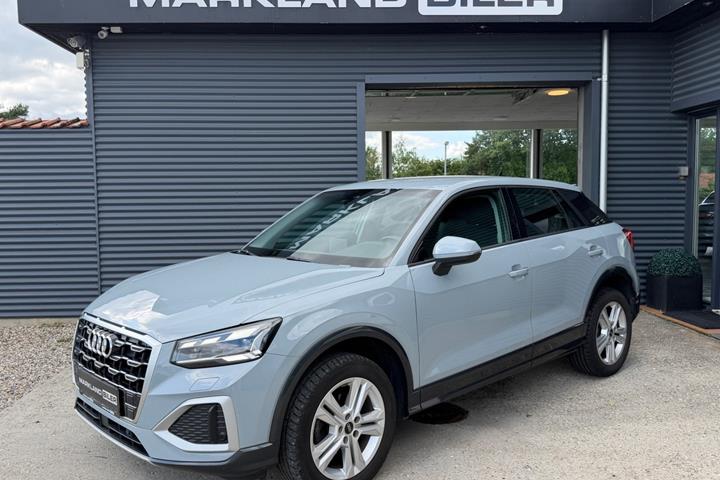 Grå Audi Q2 fra 2022
