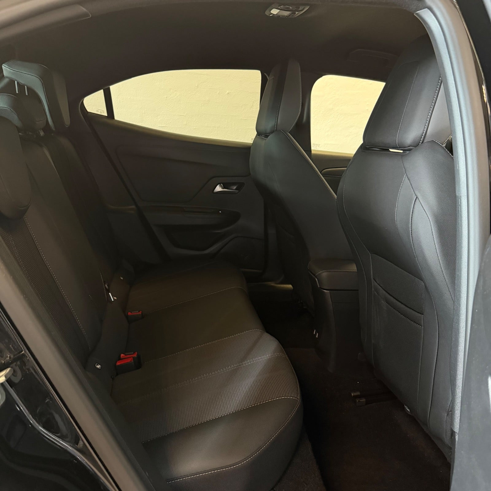 Sort Opel Mokka-e fra 2025