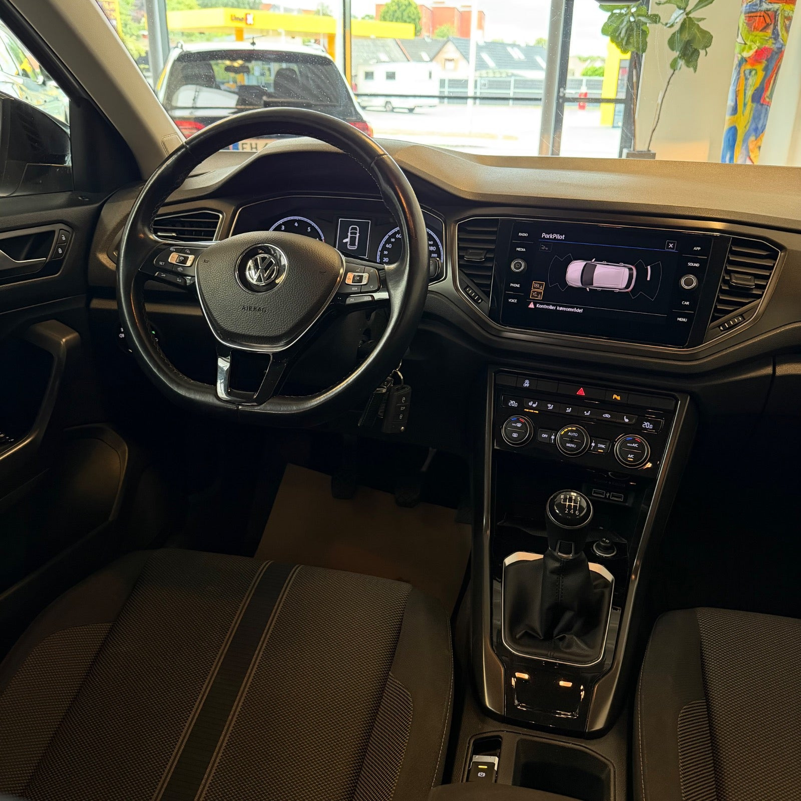 Sølv VW T-Roc fra 2019