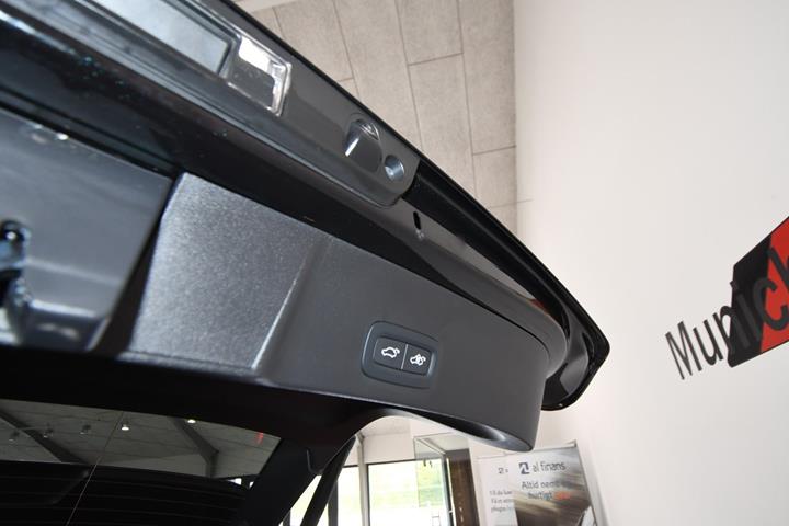 Sort Volvo EX40 fra 2025