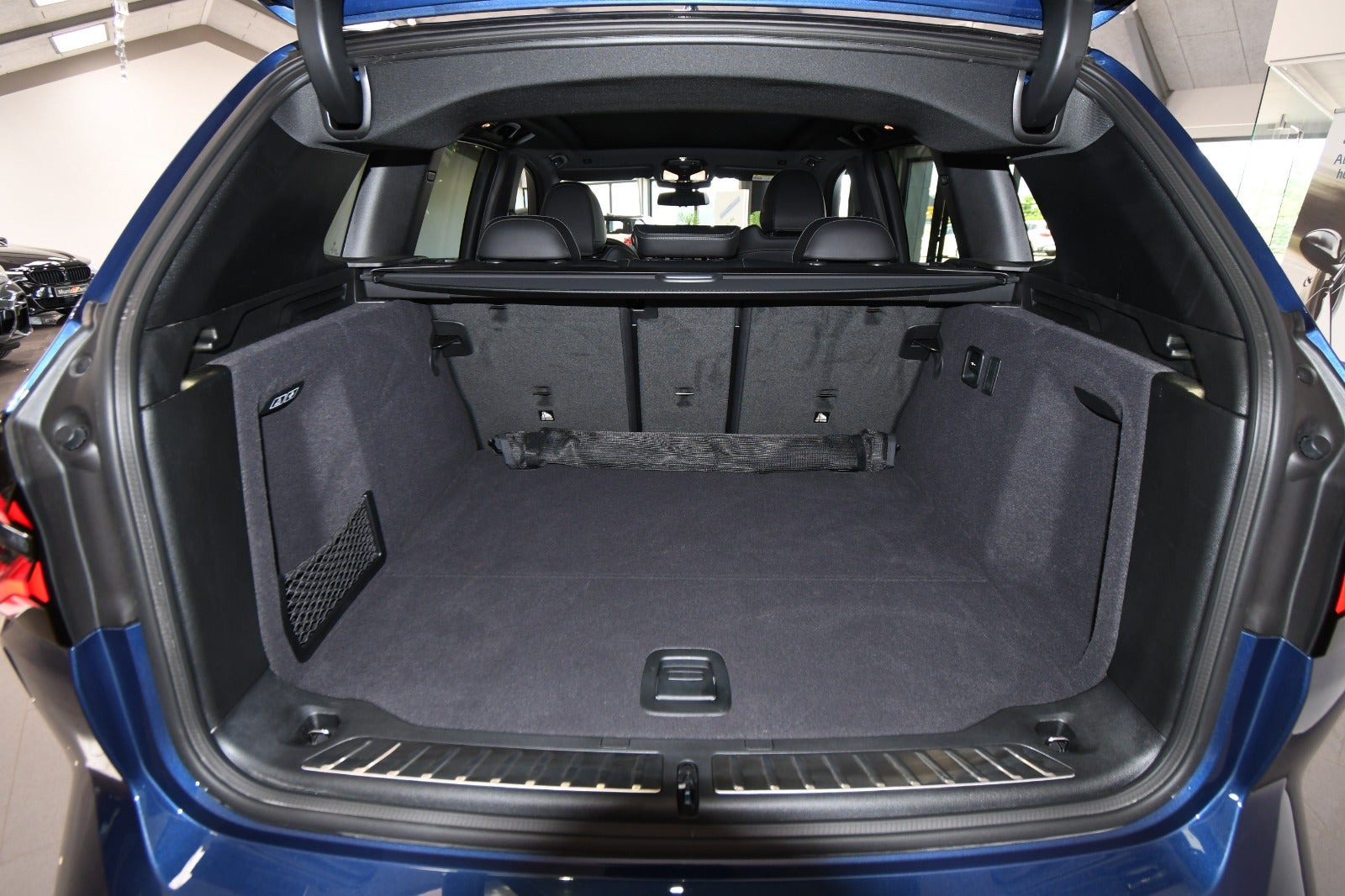 Blå BMW iX3 fra 2024